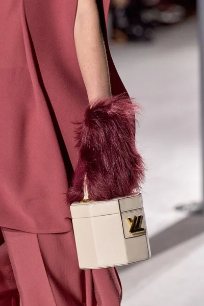 Look 93